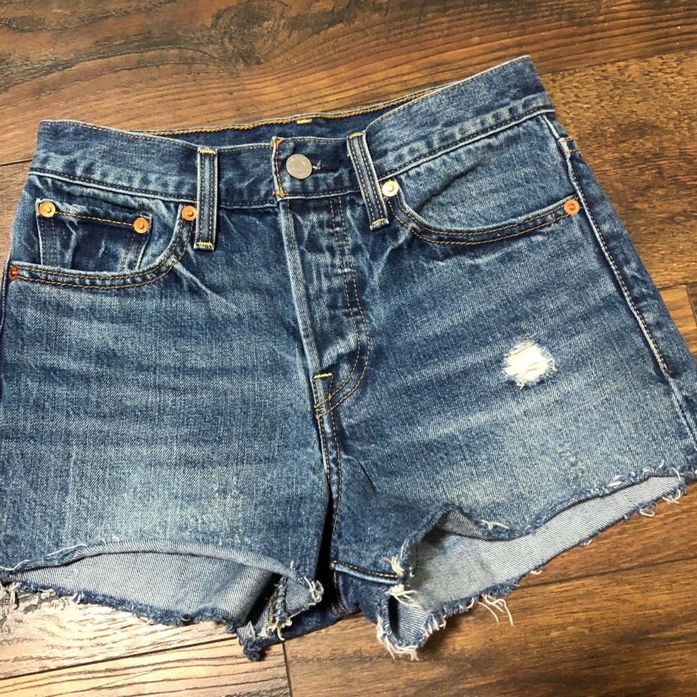 🔴SOLD 🔴Levi’s size 24 shorts